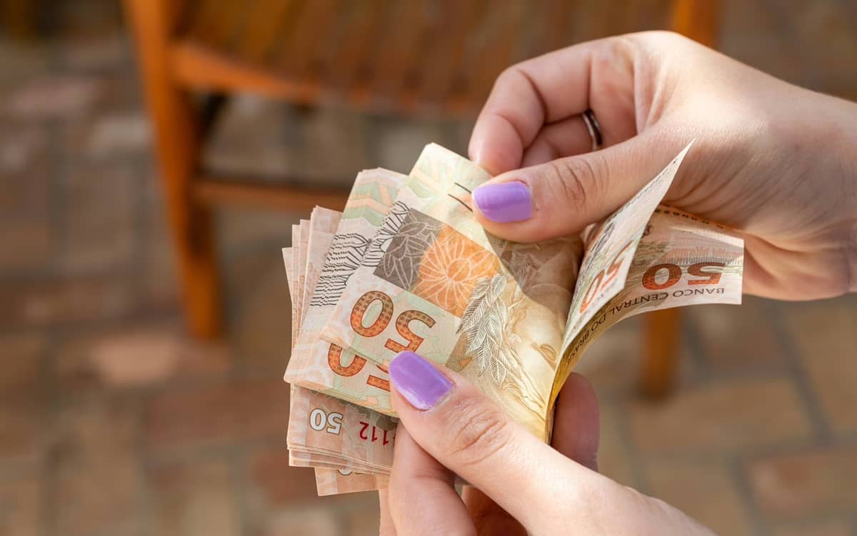 Salário mínimo em 2025: Expectativa de aumento pode alcançar valor surpreendente; veja