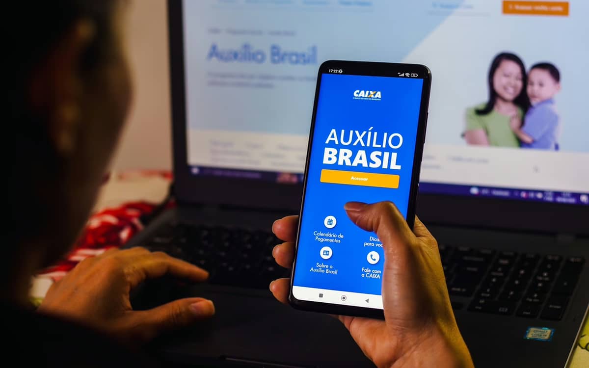 Auxílio Brasil