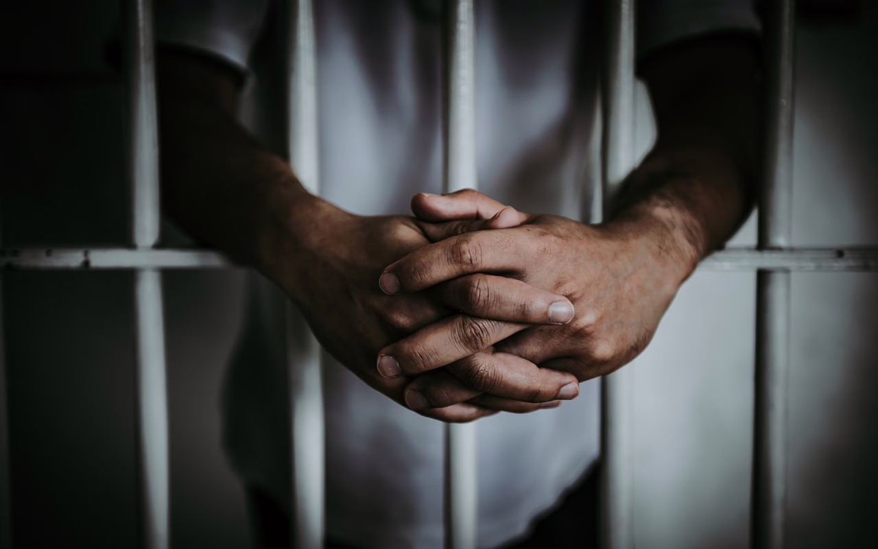 Auxílio-reclusão: Entenda o valor máximo estabelecido pelo INSS