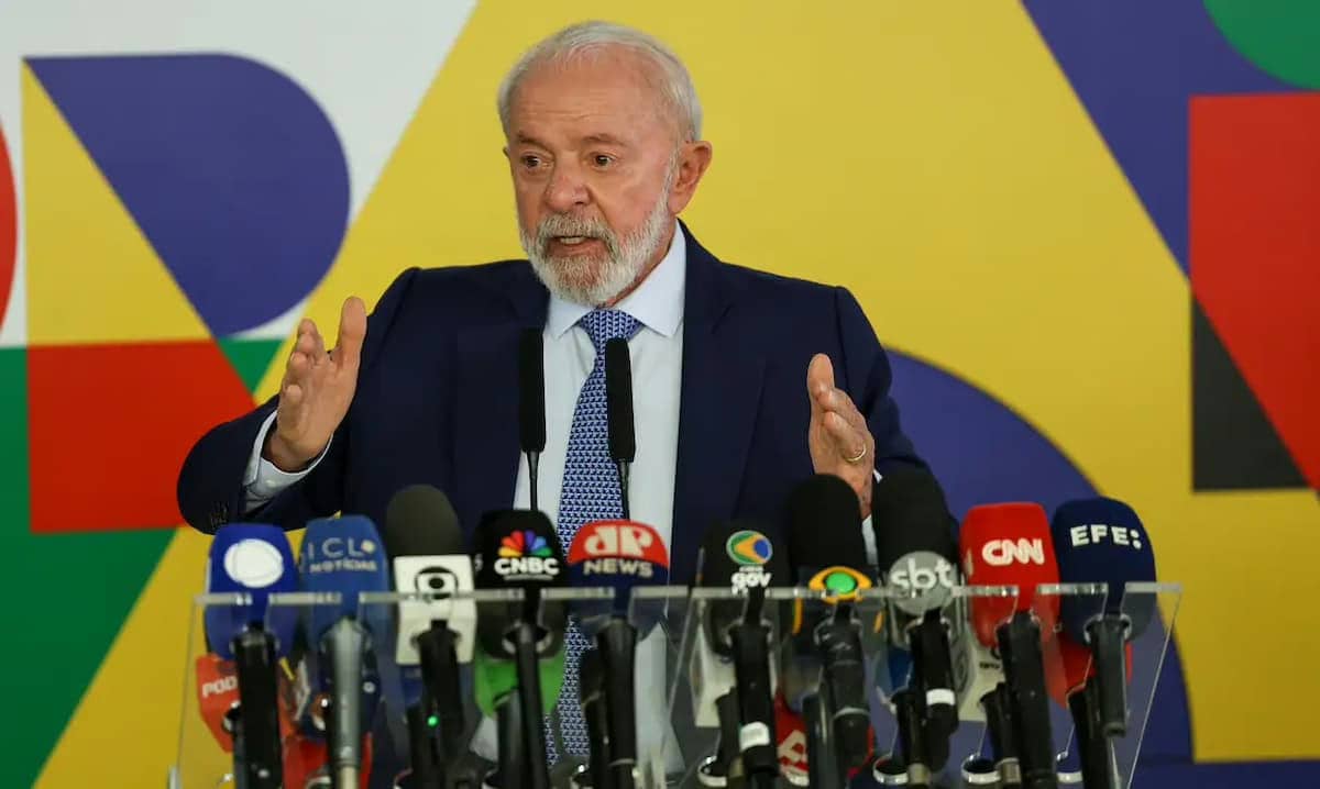 Salários baixos desestimulam entrada no mercado de trabalho, afirma Lula