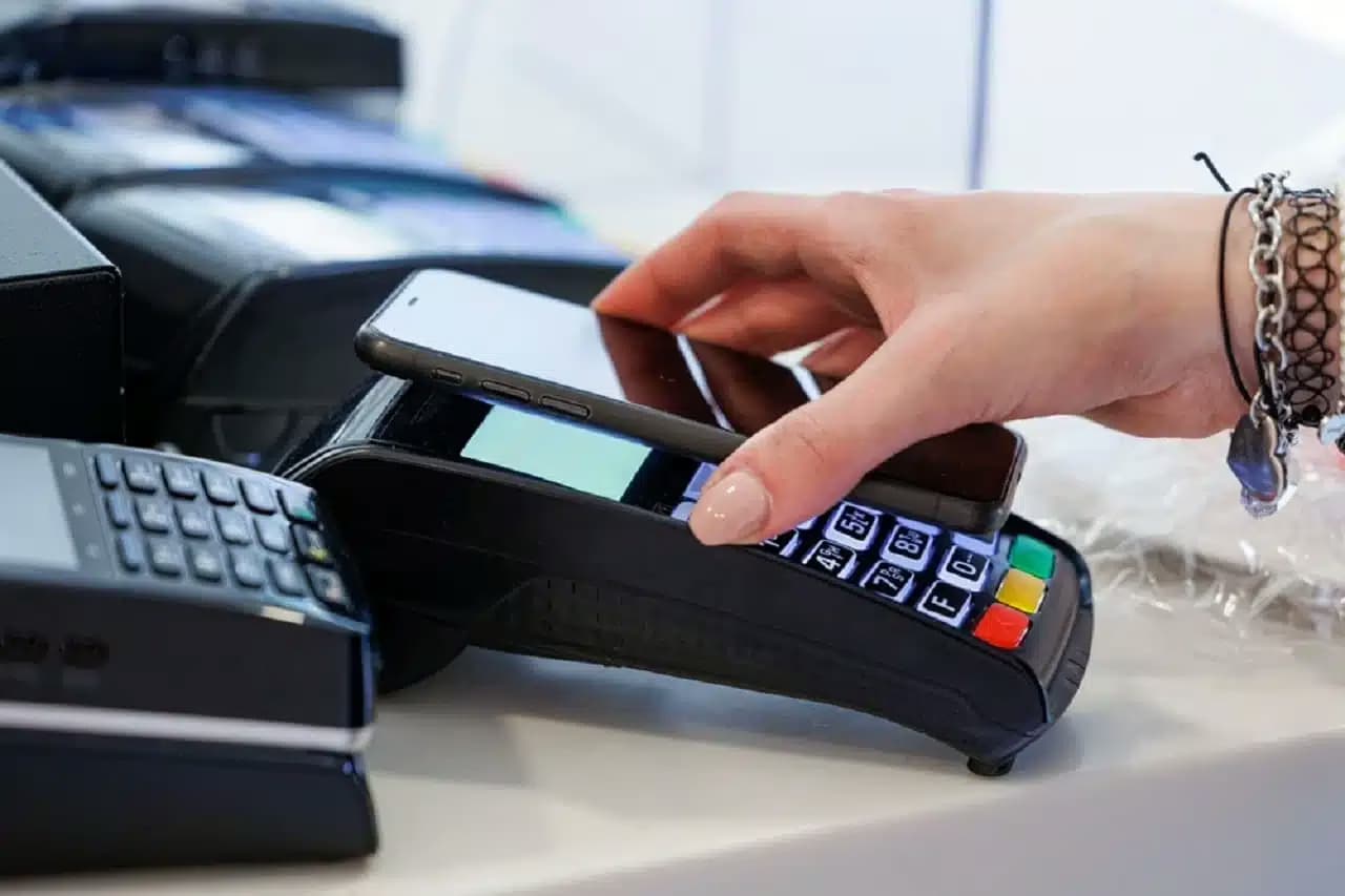 Pix por aproximação estreia HOJE (28) com limite por transação; veja como usar